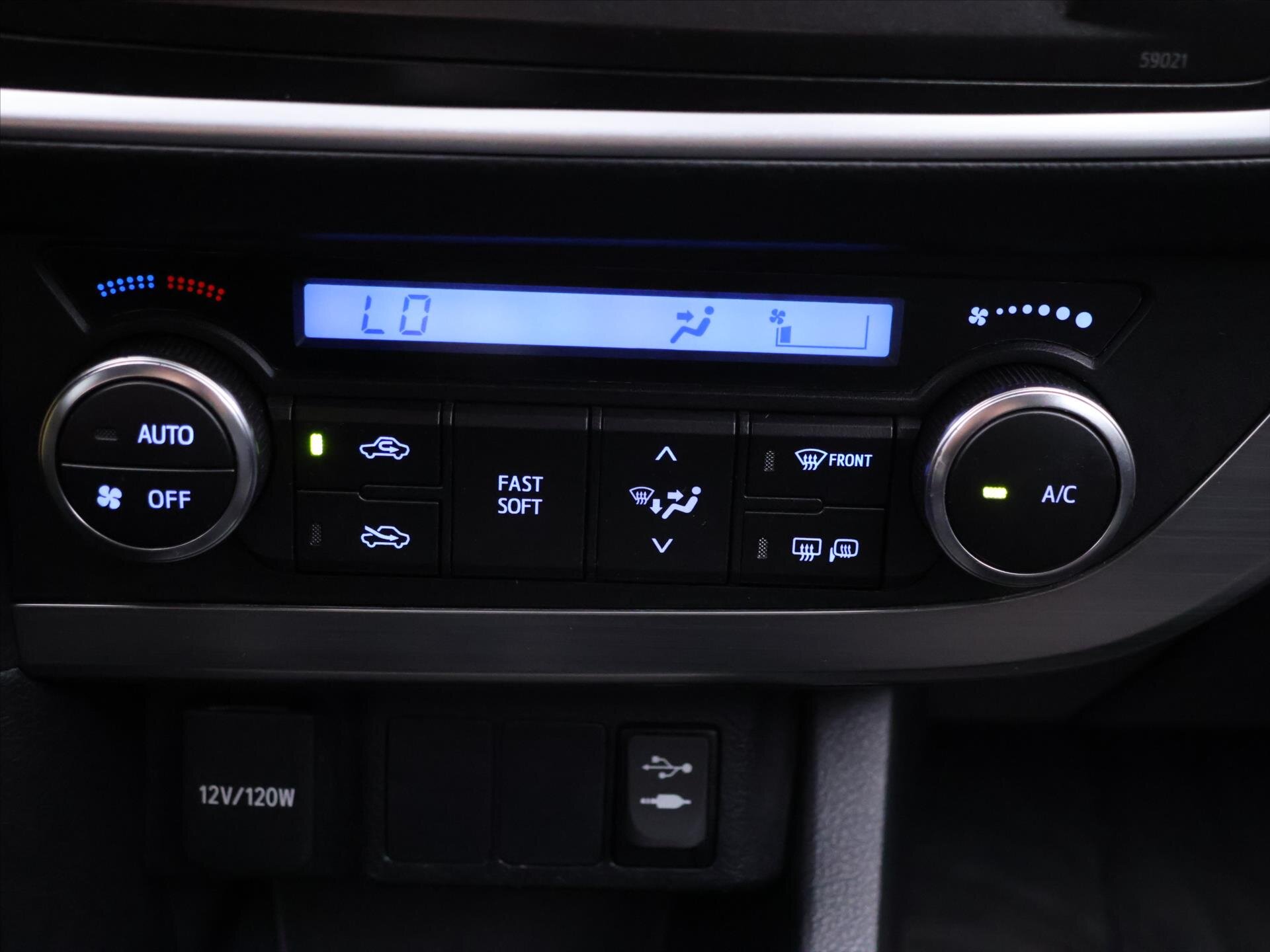 Toyota Auris Hatchback 1,3 l 73 kw