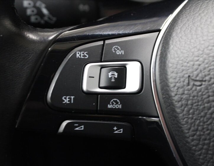 Volkswagen Touran SUV / Terénní 1,4 l 110 kw