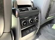 Land Rover Defender SUV / Terénní 4,4 l 467 kw