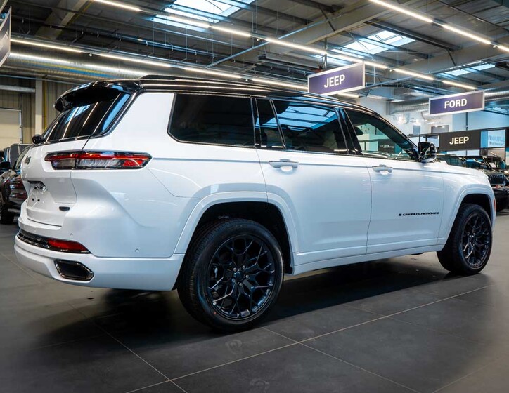 Jeep Grand Cherokee 8