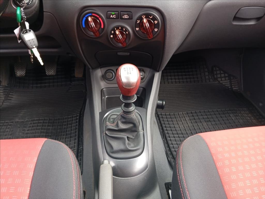 KIA Rio Hatchback 1,4 l 71 kw