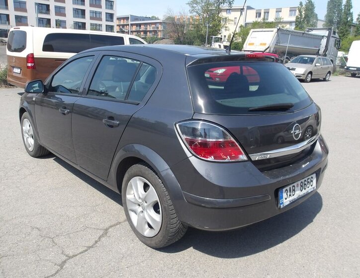 Opel Astra Hatchback 1,4 l 66 kw