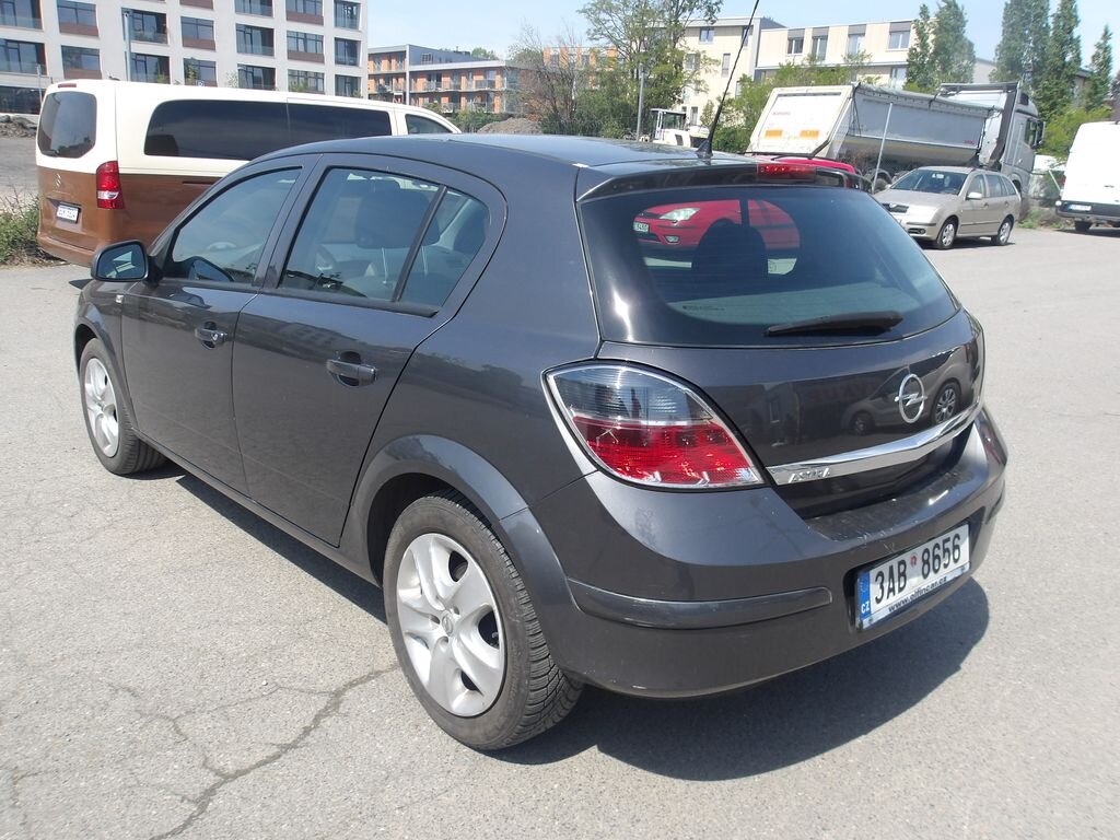 Opel Astra Hatchback 1,4 l 66 kw