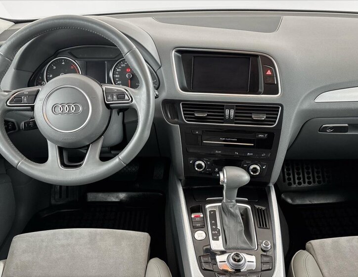 Audi Q5 SUV / Terénní 2,0 l 130 kw