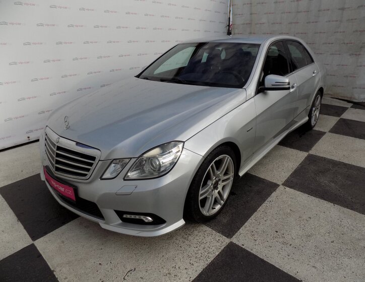 Mercedes-Benz Třídy E Sedan / Limuzína 2,1 l 125 kw