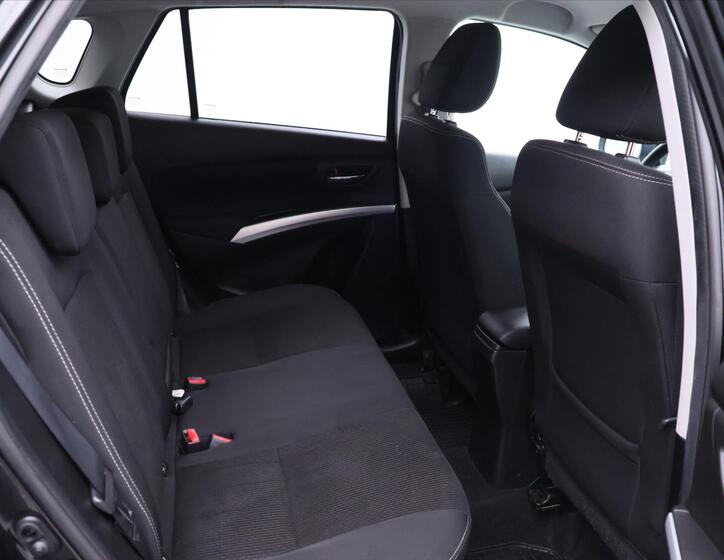 Suzuki SX4 S-Cross 15