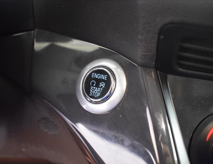 Ford Kuga SUV 2,0 l 120 kw