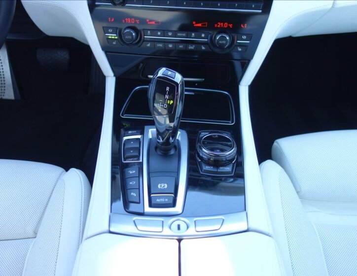 BMW Řada 7 Sedan 4,4 l 330 kw