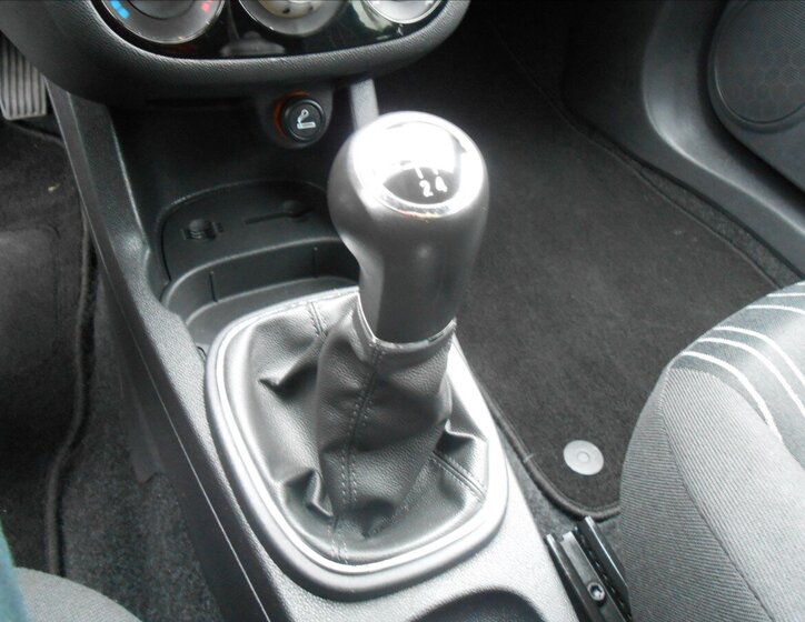 Opel Corsa Hatchback 1,4 l 64 kw