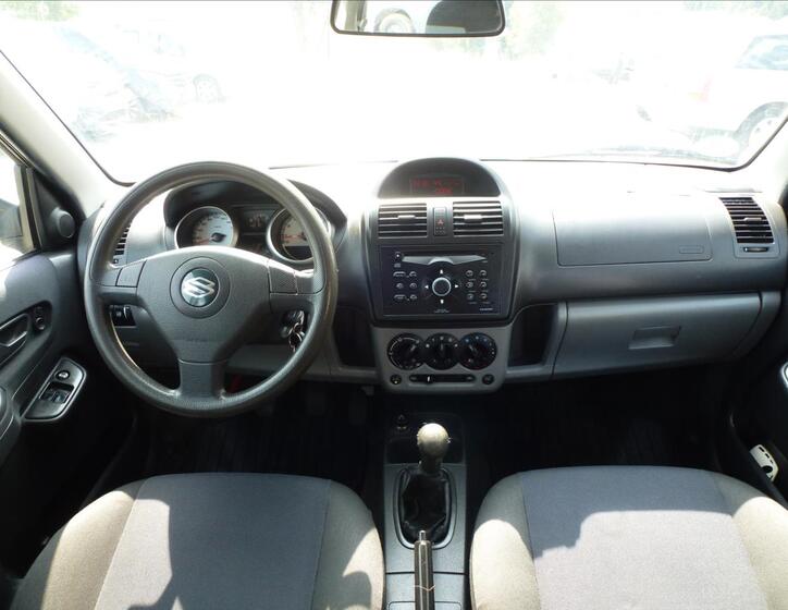 Suzuki Ignis 28
