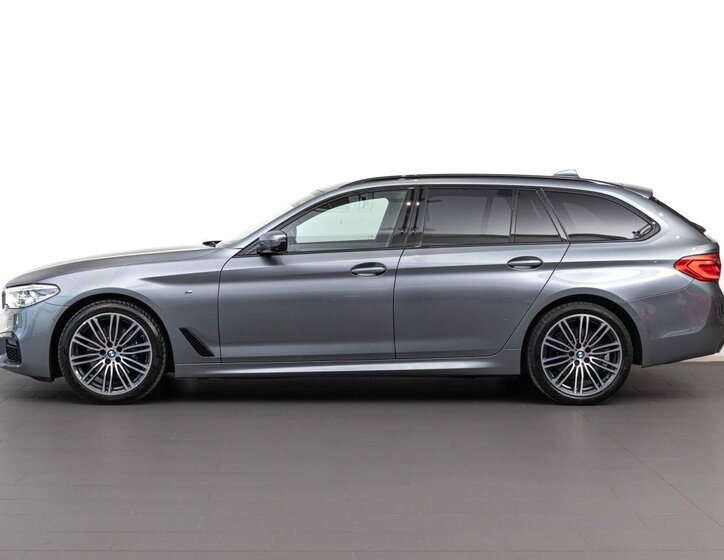 BMW Řada 5 Kombi 3,0 l 195 kw