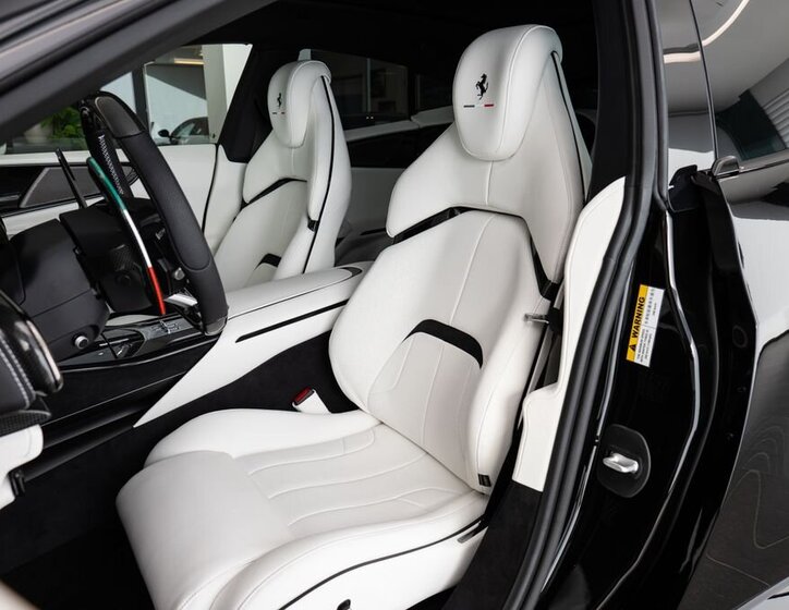 Ferrari Ostatní SUV 6,5 l 529 kw