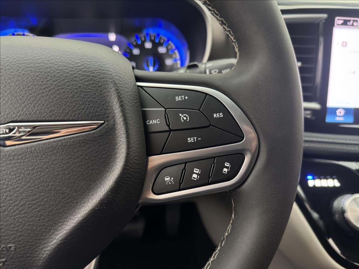 Chrysler Pacifica MPV 3,6 l 214 kw