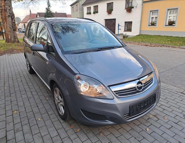 Opel Zafira 1