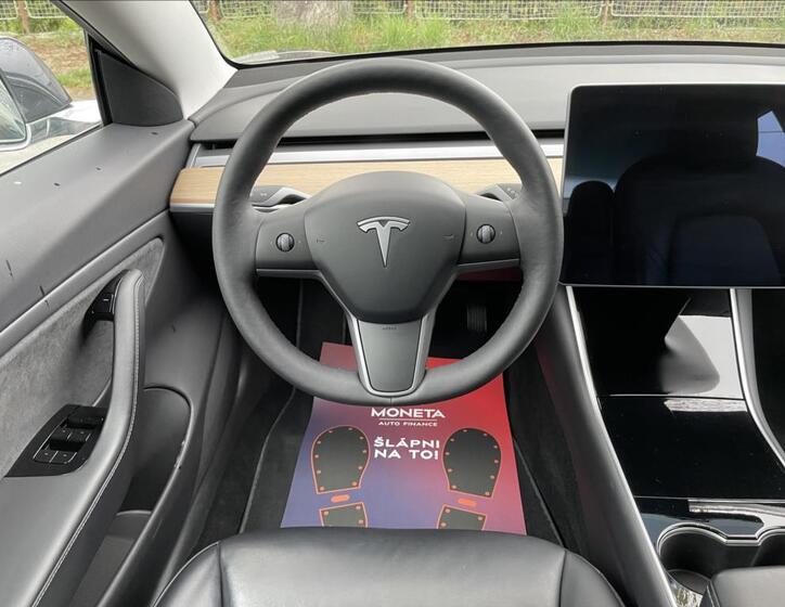 Tesla Model 3 19