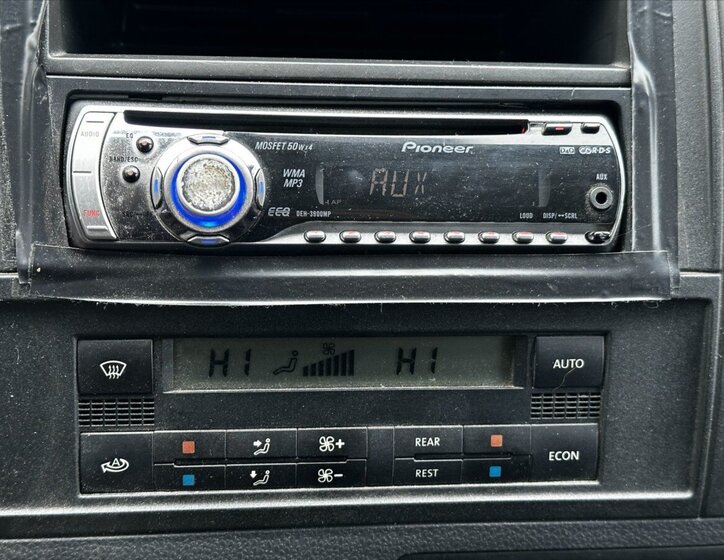 Volkswagen Caravelle 26