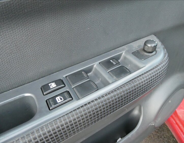 Suzuki Swift Hatchback 1,3 l 68 kw