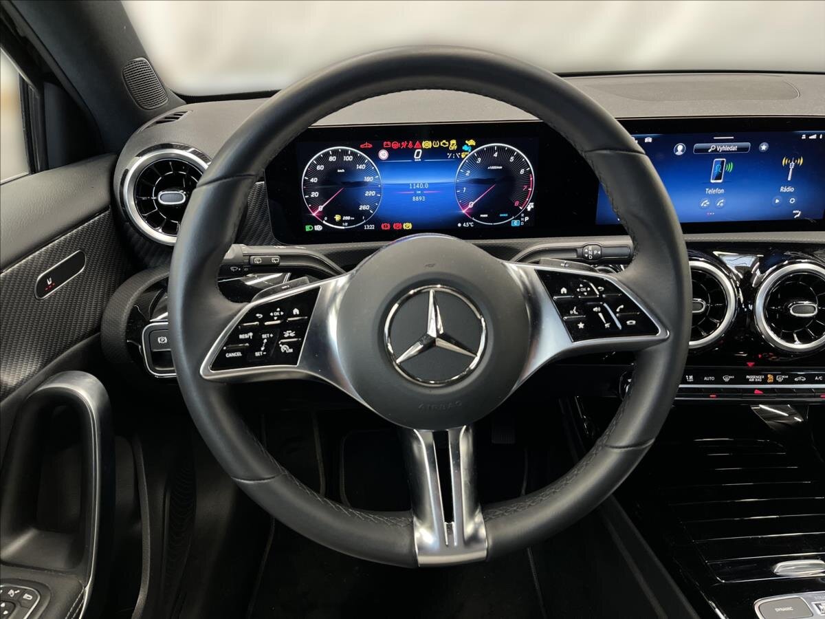 Mercedes-Benz Třídy A Hatchback 1,3 l 100 kw
