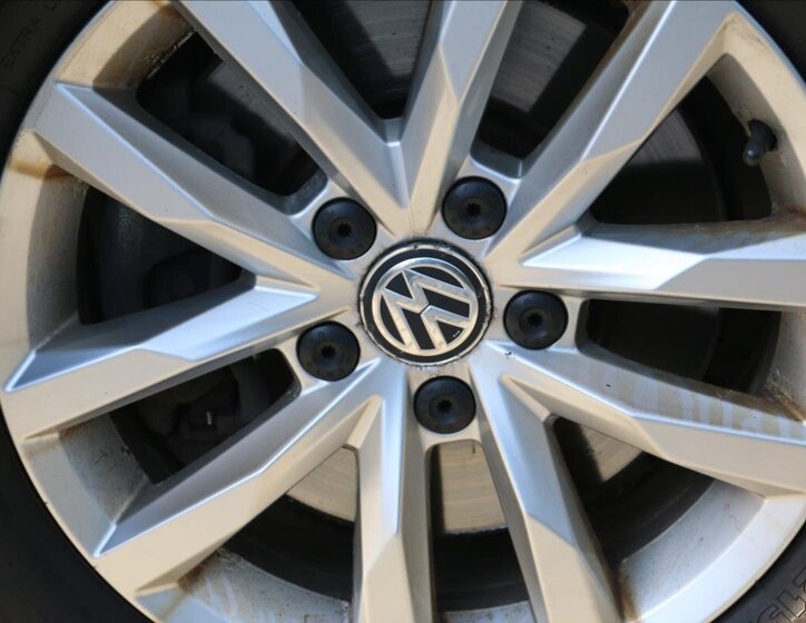 Volkswagen Passat Sedan / Limuzína 2,0 l 110 kw