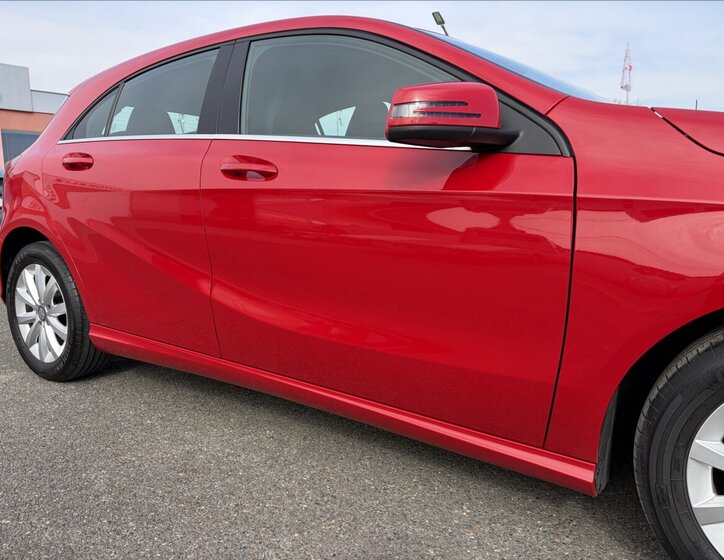 Mercedes-Benz Třídy A Hatchback 1,6 l 90 kw
