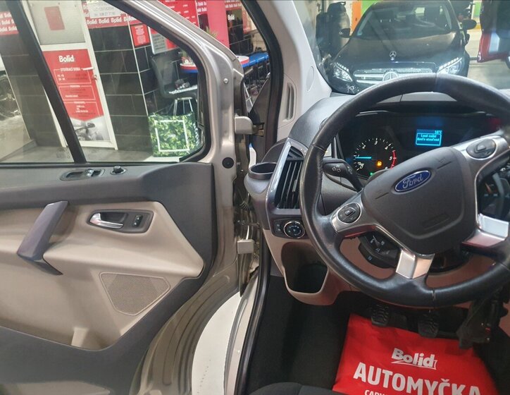 Ford Tourneo Custom Kombi 2,2 l 92 kw