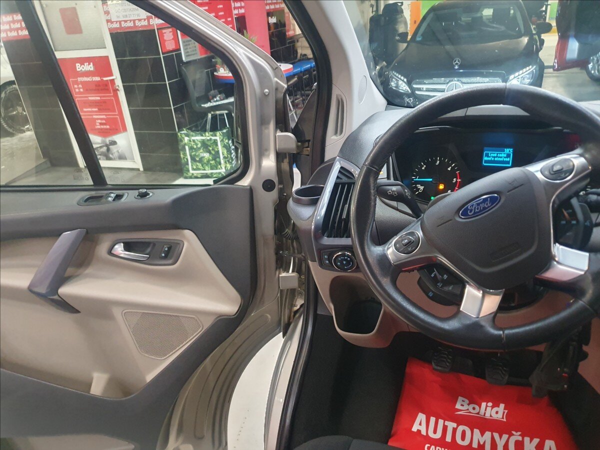 Ford Tourneo Custom Kombi 2,2 l 92 kw