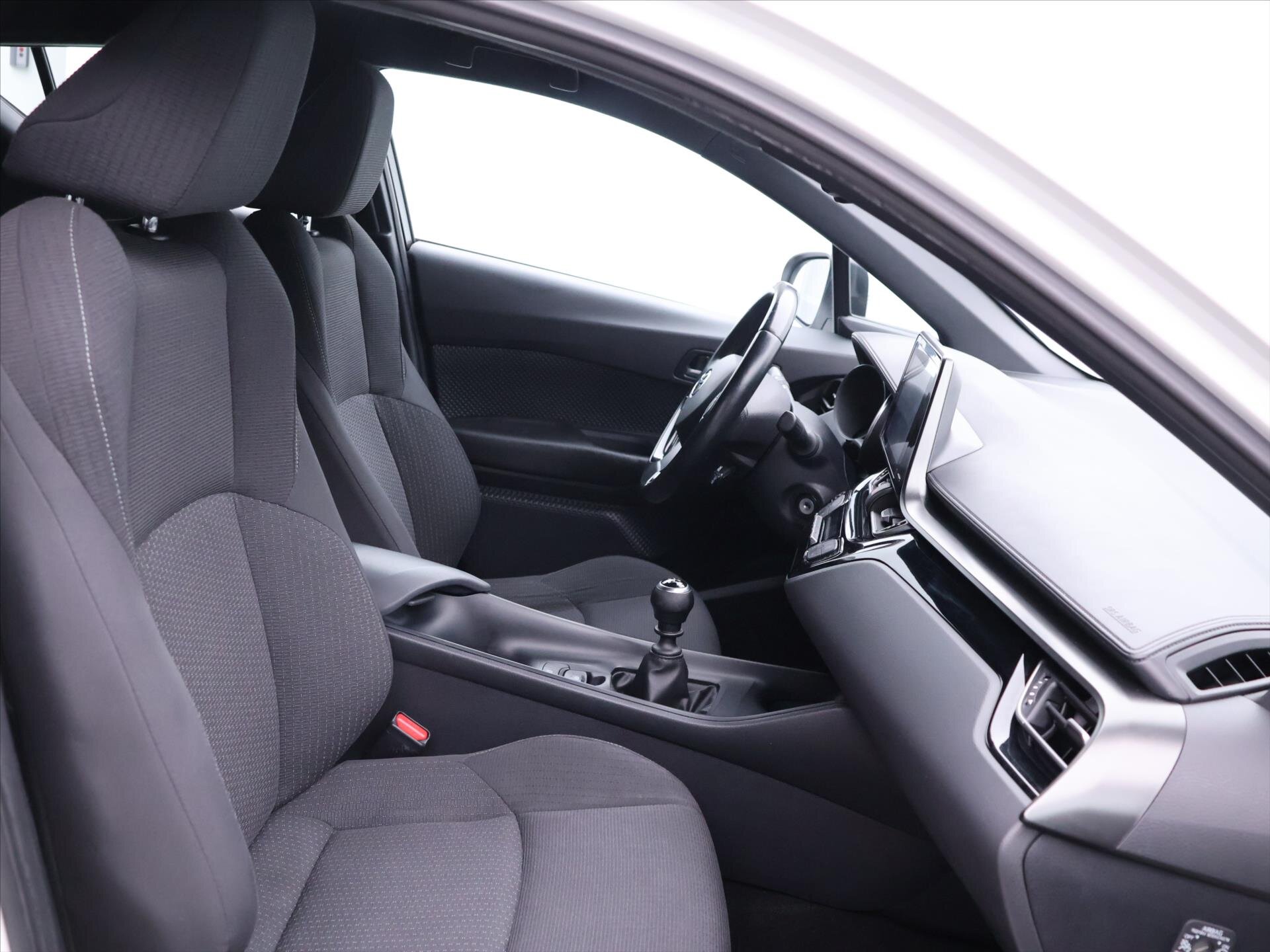 Toyota C-HR SUV / Terénní 1,2 l 85 kw