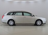 Toyota Avensis Kombi 2,0 l 108 kw