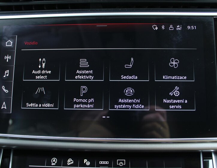 Audi Q8 SUV / Terénní 3,0 l 250 kw