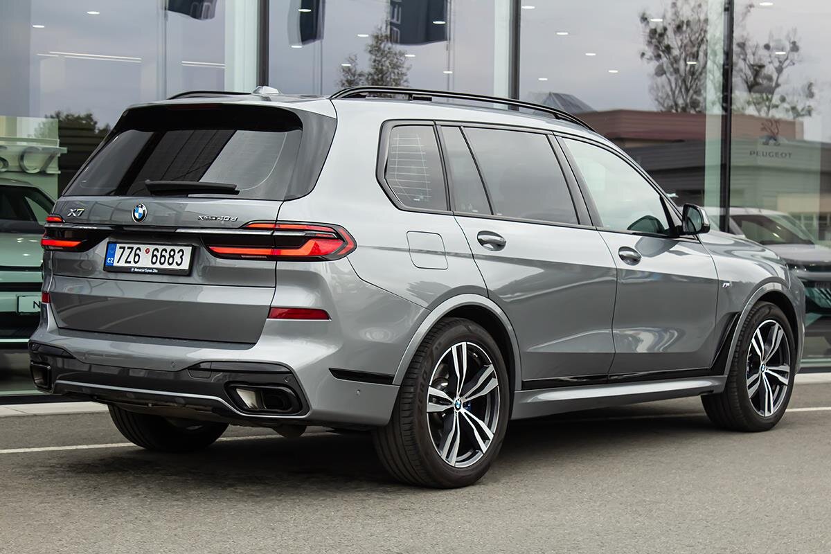 BMW X7 SUV / Terénní 3,0 l 250 kw