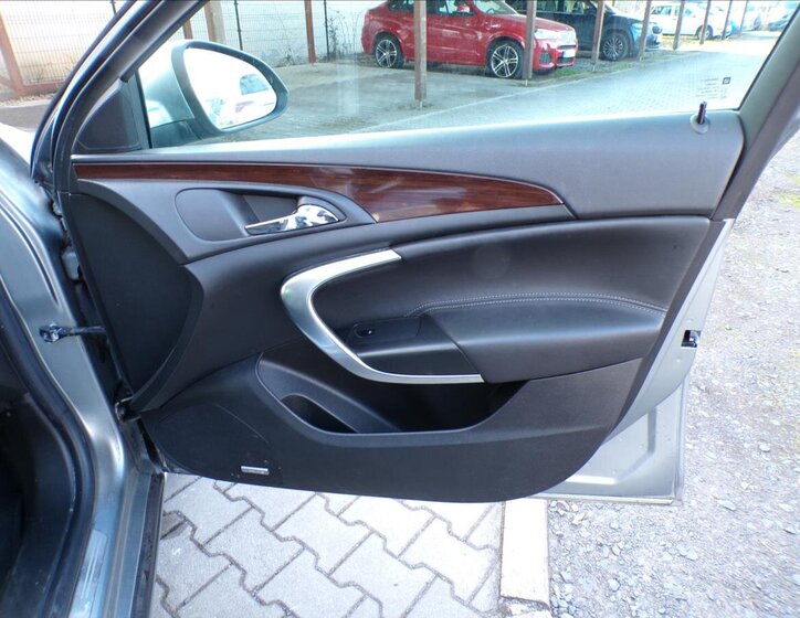 Opel Insignia Kombi 2,0 l 118 kw