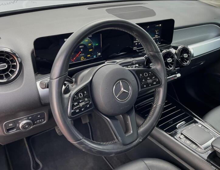 Mercedes-Benz GLB 12