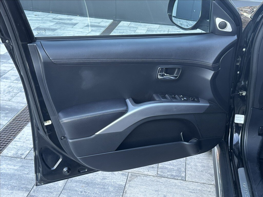 Mitsubishi Outlander SUV / Terénní 2,3 l 130 kw