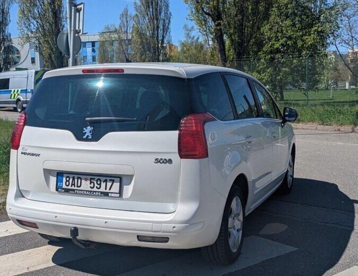 Peugeot 5008 MPV 0,0 0