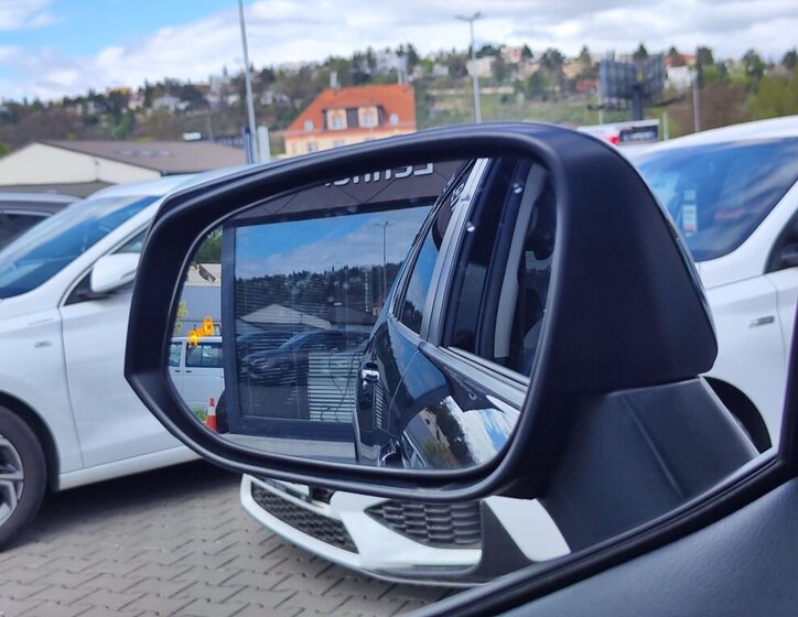 Toyota RAV4 SUV / Terénní 2,5 l 163 kw