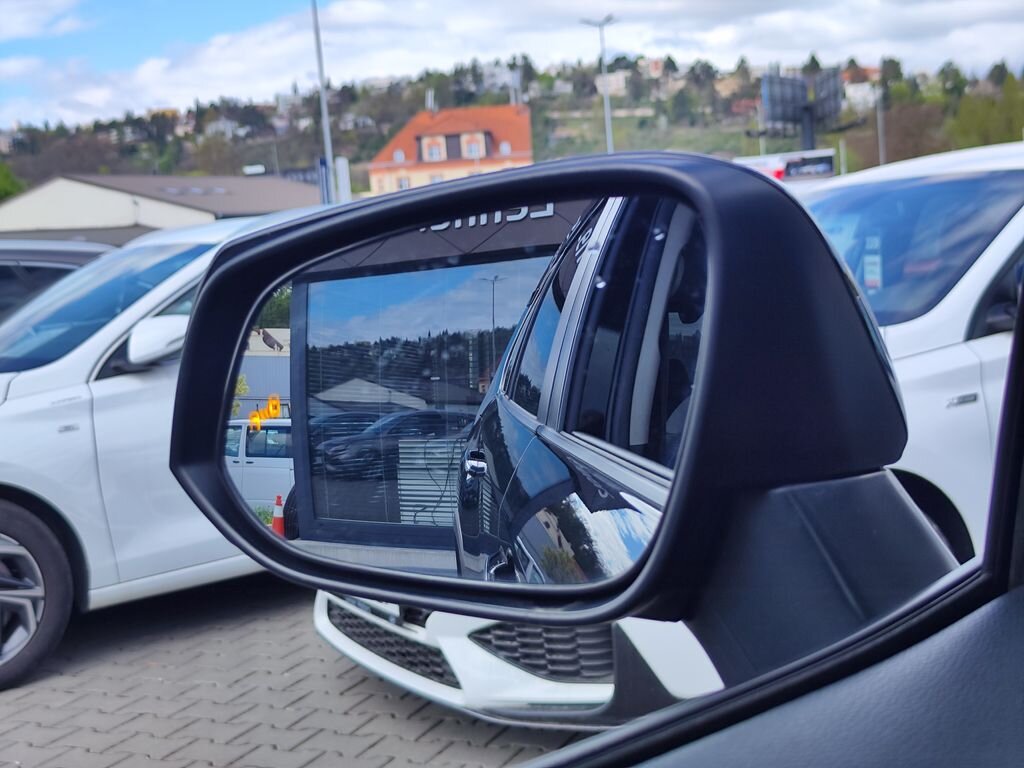 Toyota RAV4 SUV / Terénní 2,5 l 163 kw