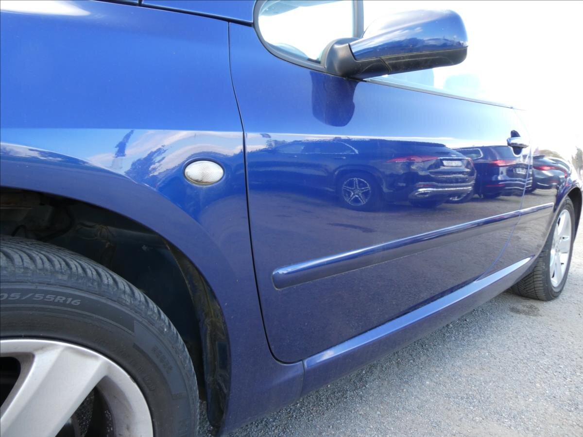 Peugeot 307 Kupé 2,0 l 100 kw