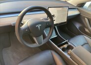 Tesla Model 3 Sedan 0,0 208 kw