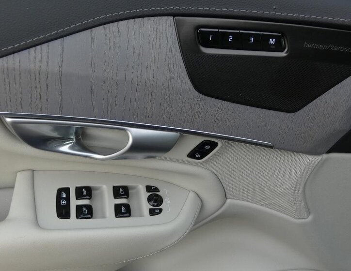 Volvo XC90 SUV / Terénní 2,0 l 173 kw