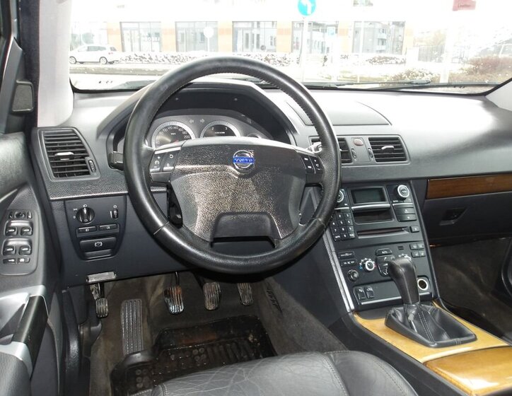 Volvo XC90 SUV 2,4 l 136 kw