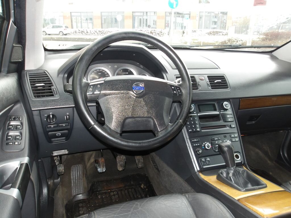 Volvo XC90 SUV 2,4 l 136 kw