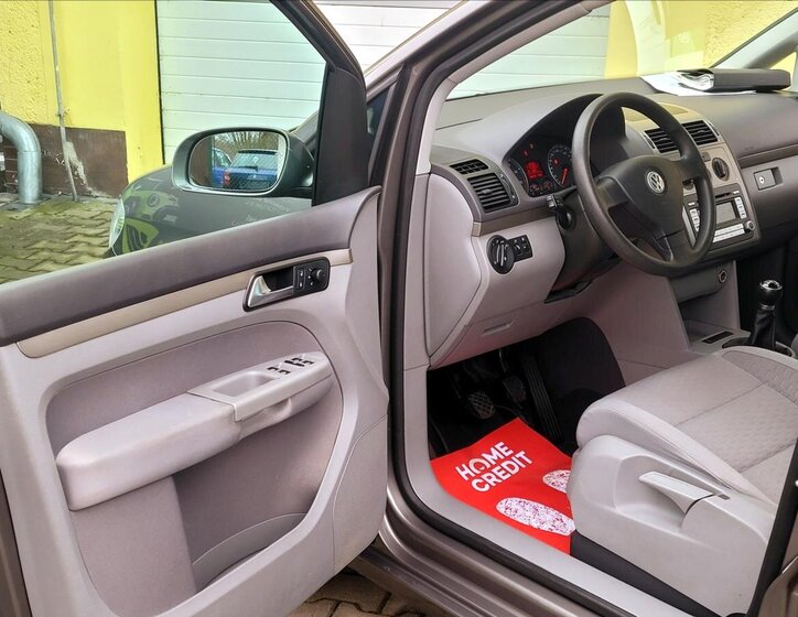 Volkswagen Touran Kombi 1,4 l 103 kw