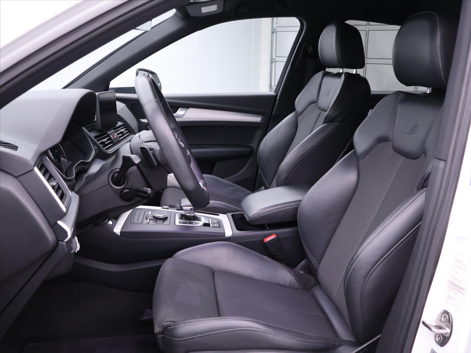 Audi Q5 SUV / Terénní 2,0 l 140 kw