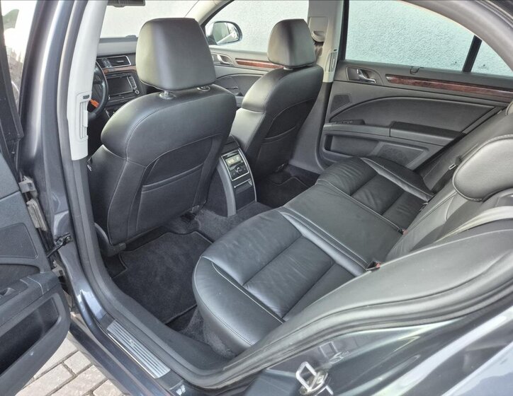 Škoda Superb Sedan / Limuzína 2,0 l 125 kw
