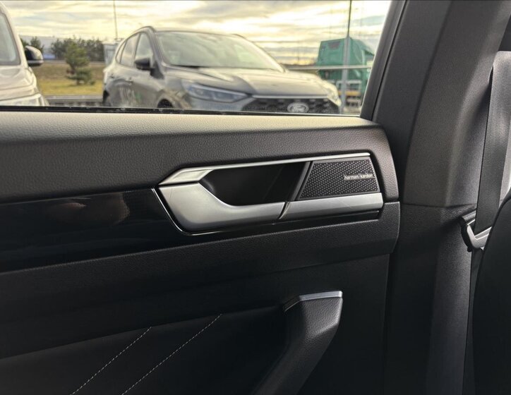 Volkswagen Arteon Liftback 2,0 l 206 kw