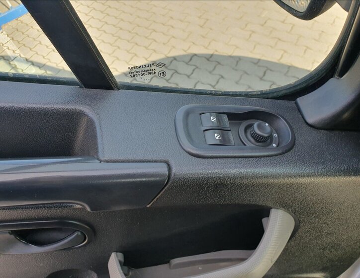 Nissan NV400 Sklápěč 2,3 l 120 kw