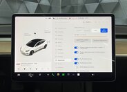 Tesla Model 3 Sedan / Limuzína 0,0 239 kw