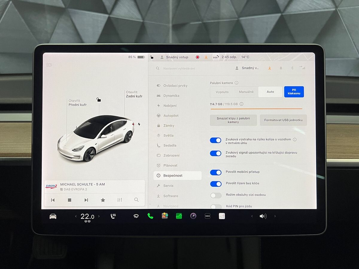 Tesla Model 3 Sedan / Limuzína 0,0 239 kw