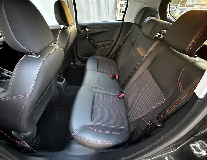 Peugeot 208 Hatchback 1,2 l 81 kw