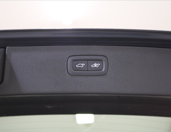 Volvo XC90 SUV 2,0 l 173 kw